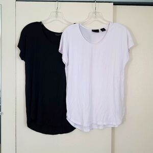 Set of 2 Adrienne Vittadini Tops 1 Black & 1 White Size S